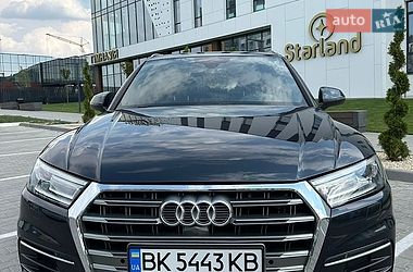 Внедорожник / Кроссовер Audi Q5 2017 в Киеве
