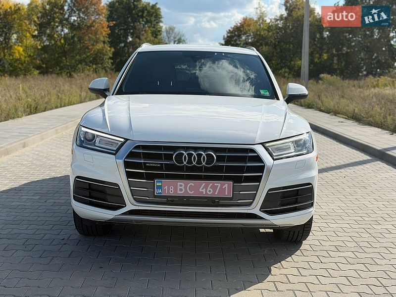 Позашляховик / Кросовер Audi Q5 2018 в Рівному