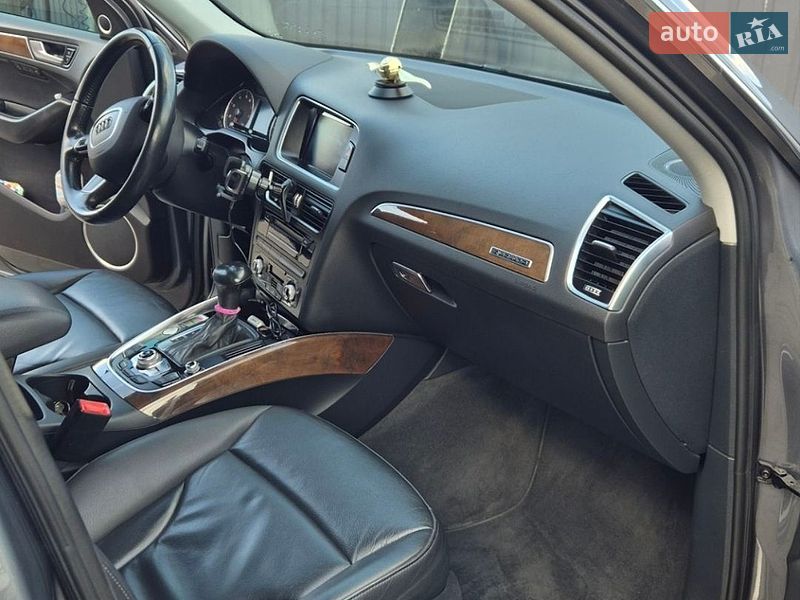 Позашляховик / Кросовер Audi Q5 2015 в Шептицькому