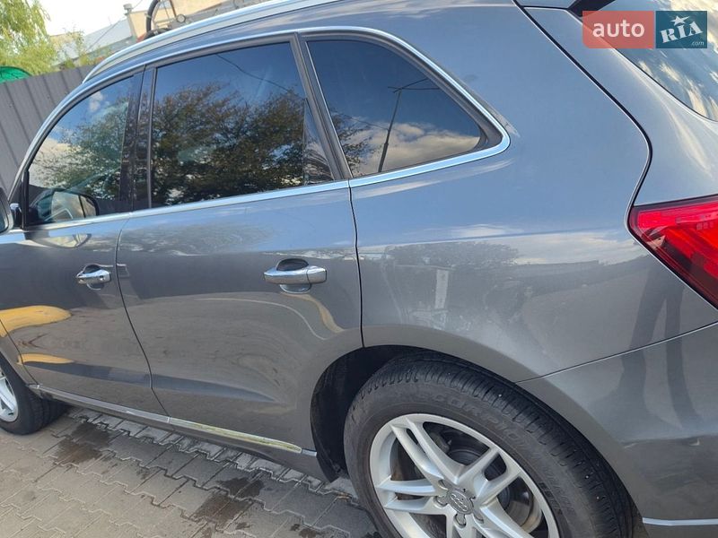 Позашляховик / Кросовер Audi Q5 2015 в Шептицькому