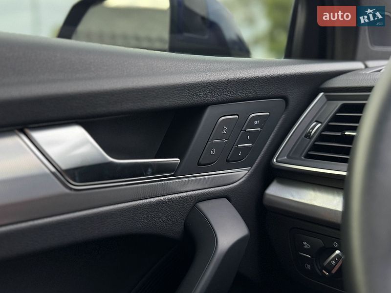 Позашляховик / Кросовер Audi Q5 2024 в Рівному