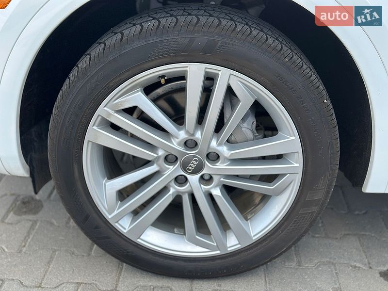 Позашляховик / Кросовер Audi Q5 2019 в Чернівцях фото 8 Позашляховик / Кросовер Audi Q5 2019 в Чернівцях