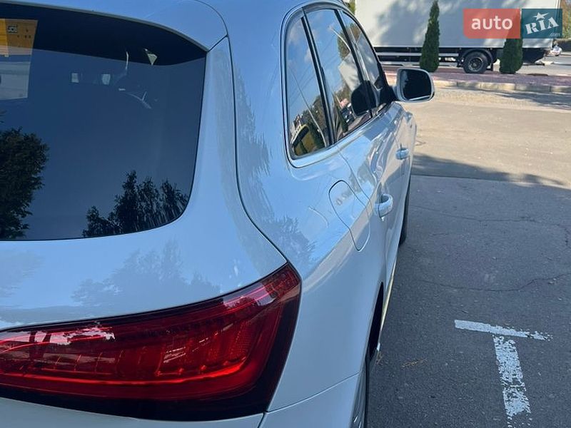 Позашляховик / Кросовер Audi Q5 2012 в Володимирі