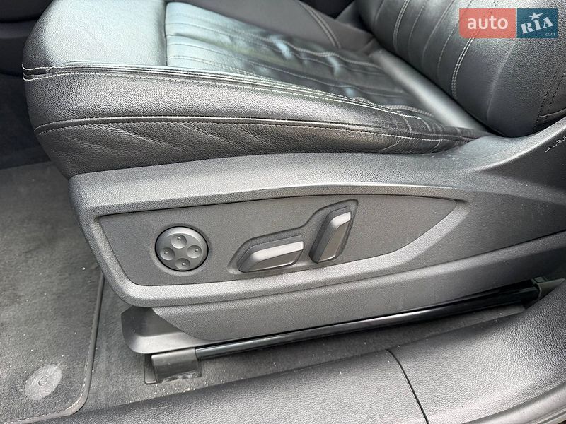 Позашляховик / Кросовер Audi Q5 2020 в Луцьку
