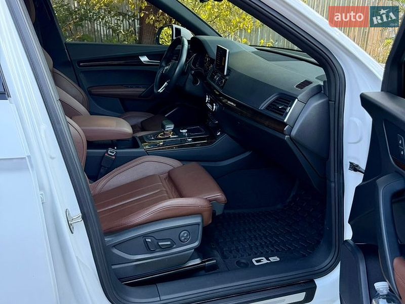 Внедорожник / Кроссовер Audi Q5 2019 в Львове фото 22 Внедорожник / Кроссовер Audi Q5 2019 в Львове