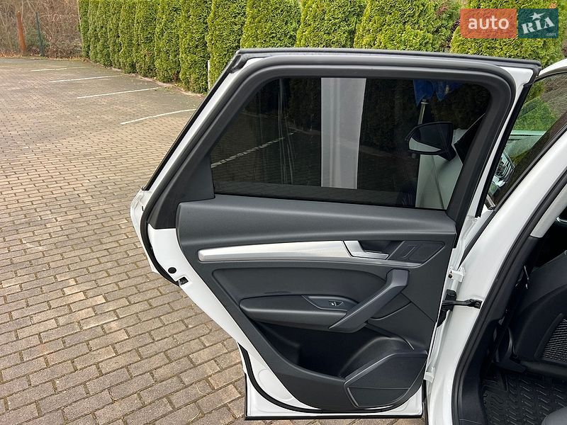 Внедорожник / Кроссовер Audi Q5 2021 в Львове