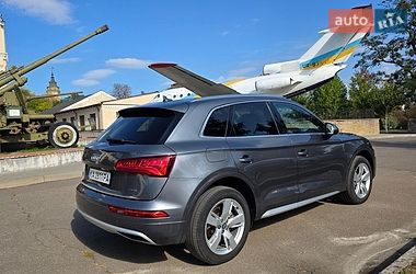 Позашляховик / Кросовер Audi Q5 2018 в Києві