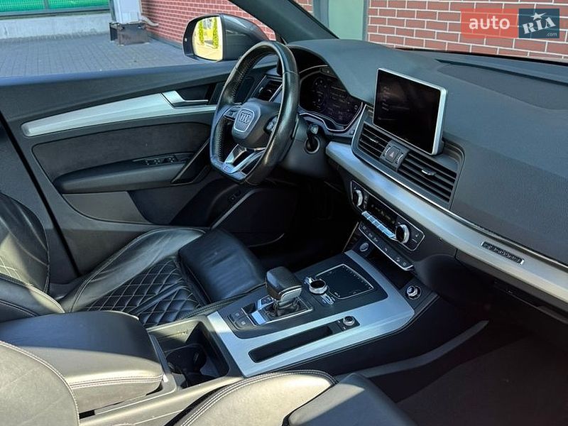 Внедорожник / Кроссовер Audi Q5 2017 в Львове