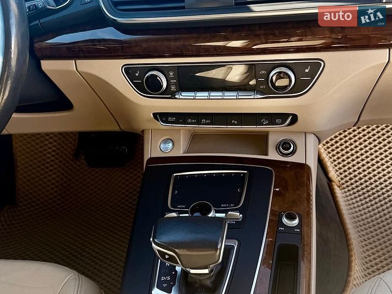 Внедорожник / Кроссовер Audi Q5 2017 в Ирпене