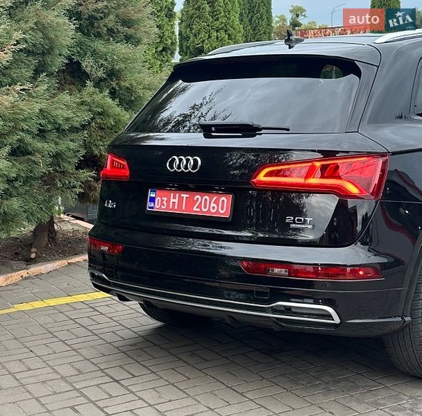 Позашляховик / Кросовер Audi Q5 2018 в Дубні