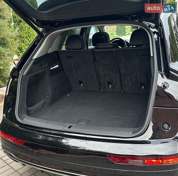 Позашляховик / Кросовер Audi Q5 2018 в Дубні
