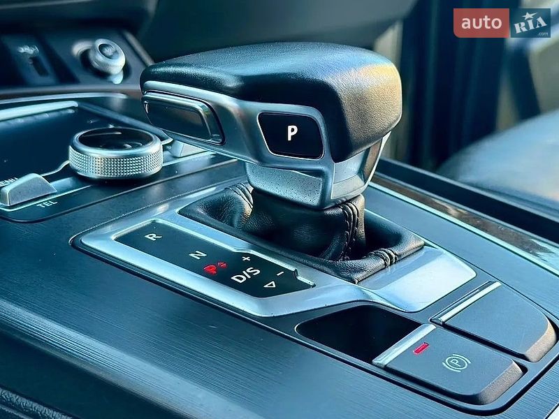 Внедорожник / Кроссовер Audi Q5 2017 в Киеве