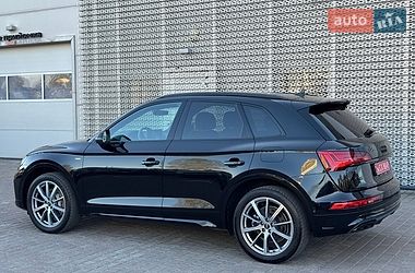Позашляховик / Кросовер Audi Q5 2022 в Львові