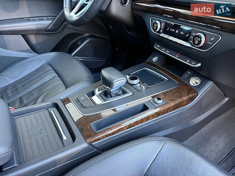 Внедорожник / Кроссовер Audi Q5 2019 в Ровно