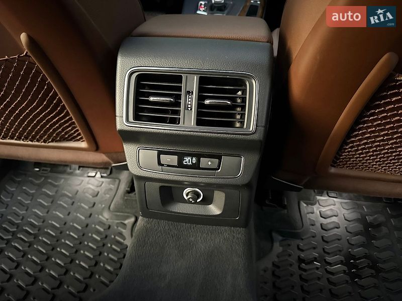 Позашляховик / Кросовер Audi Q5 2017 в Стрию