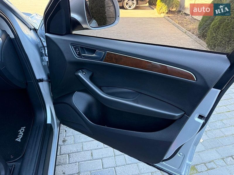 Позашляховик / Кросовер Audi Q5 2010 в Львові