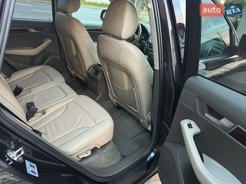 Позашляховик / Кросовер Audi Q5 2011 в Рівному