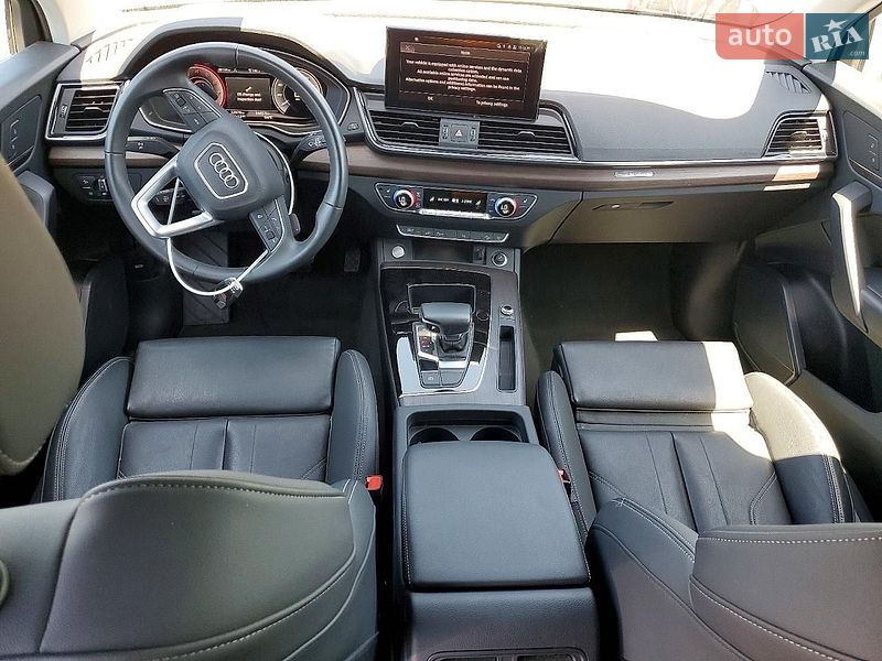 Внедорожник / Кроссовер Audi Q5 2024 в Коростене