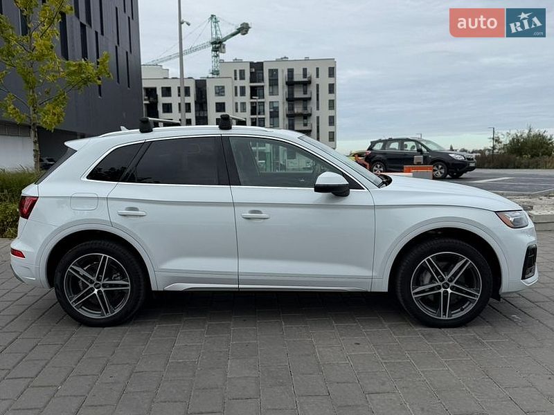 Позашляховик / Кросовер Audi Q5 2024 в Рівному