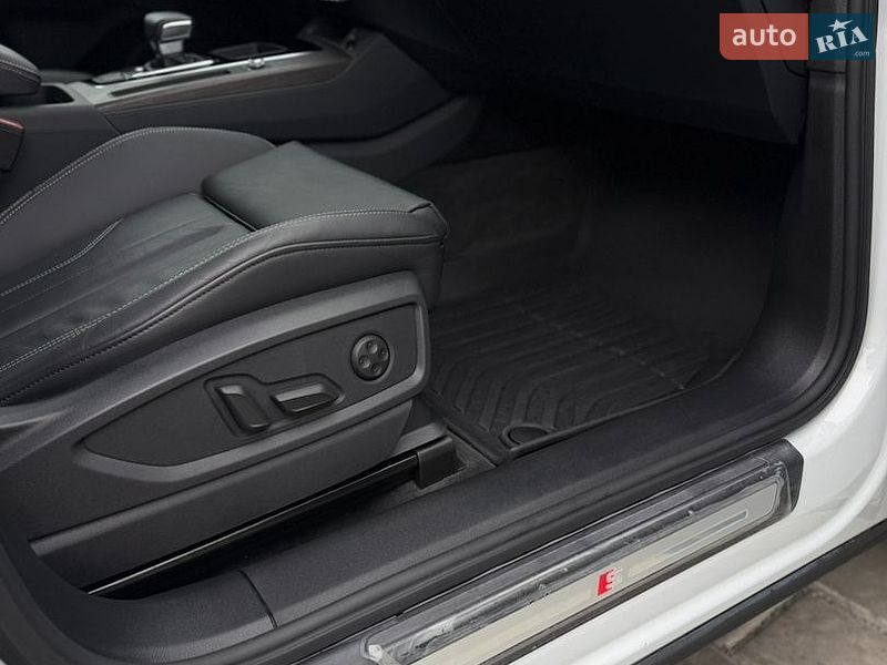 Позашляховик / Кросовер Audi Q5 2024 в Рівному