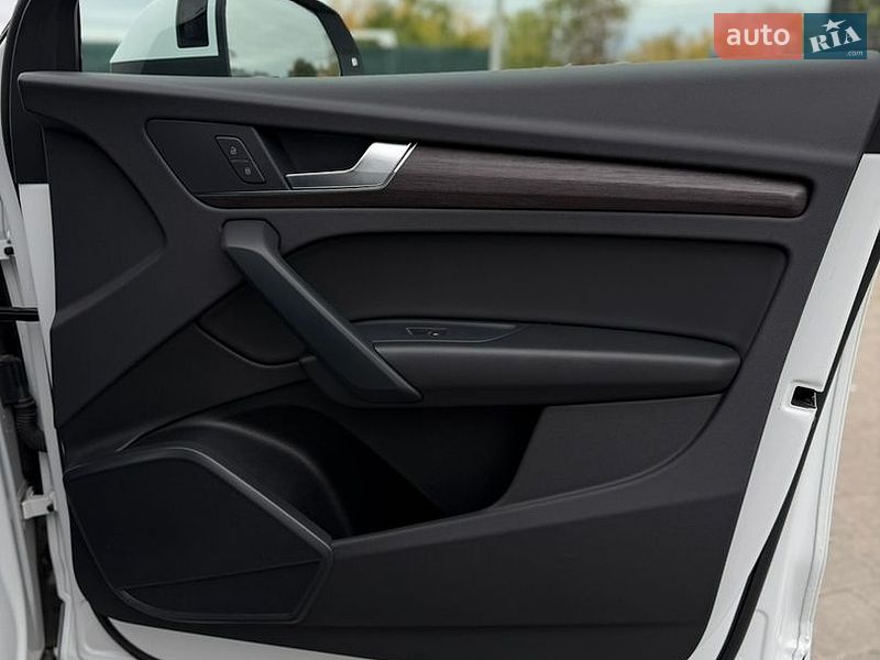 Позашляховик / Кросовер Audi Q5 2024 в Рівному