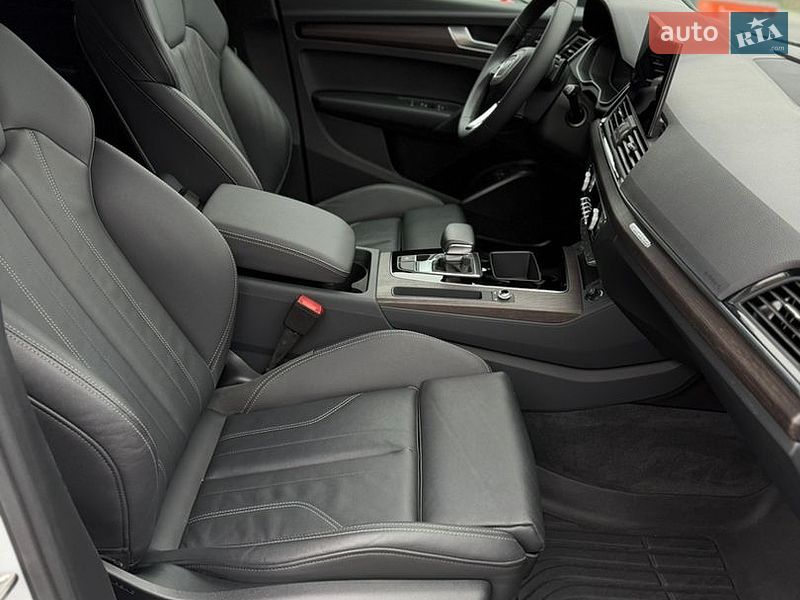 Позашляховик / Кросовер Audi Q5 2024 в Рівному