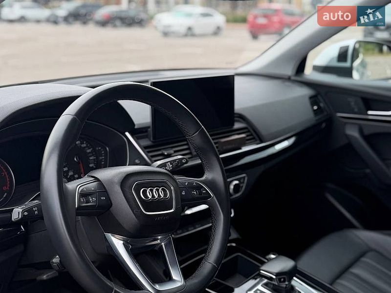 Позашляховик / Кросовер Audi Q5 2020 в Києві