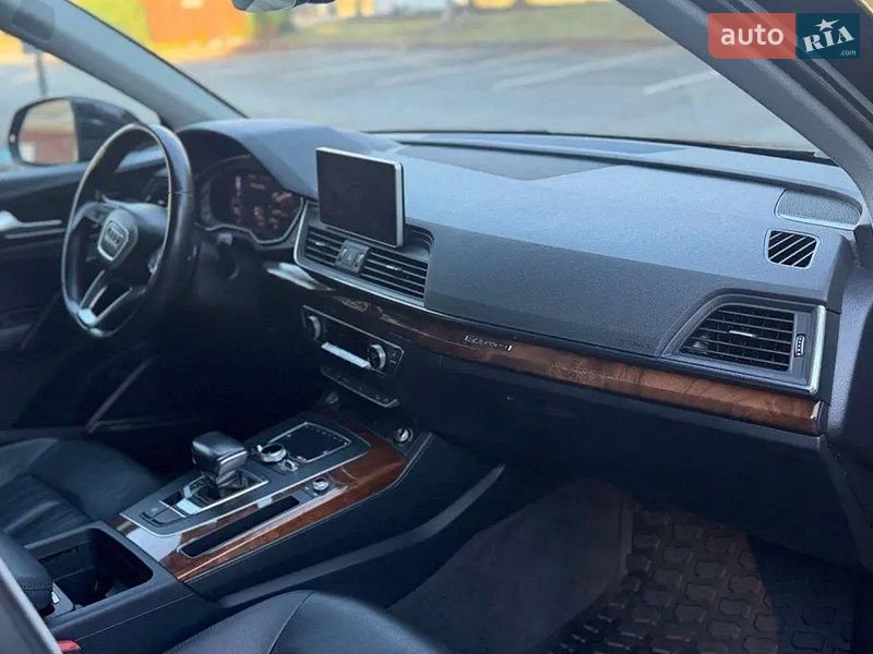 Позашляховик / Кросовер Audi Q5 2018 в Львові