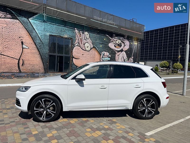 Внедорожник / Кроссовер Audi Q5 2018 в Луцке
