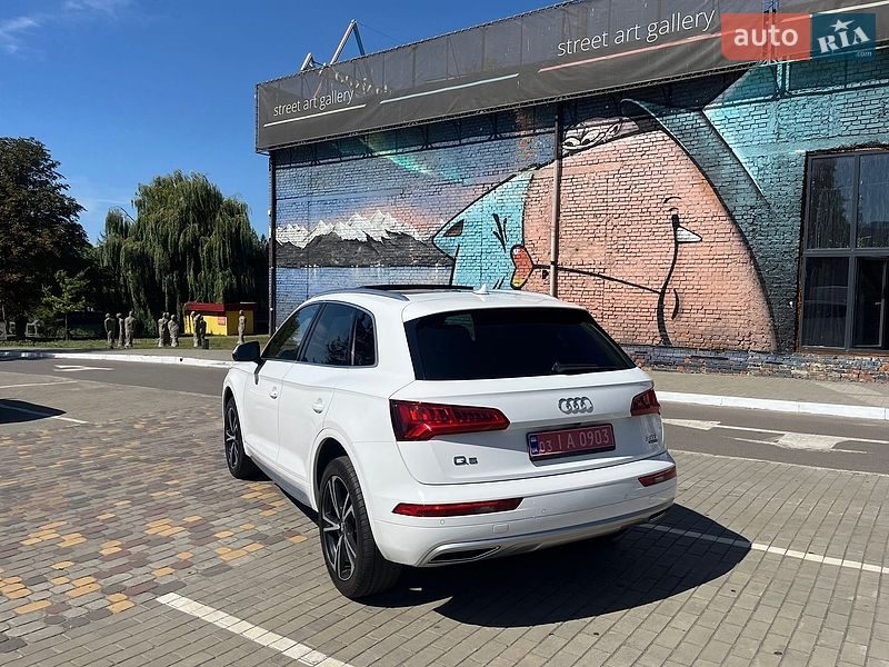 Внедорожник / Кроссовер Audi Q5 2018 в Луцке