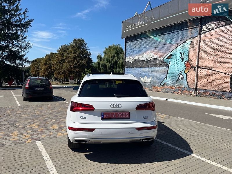 Внедорожник / Кроссовер Audi Q5 2018 в Луцке
