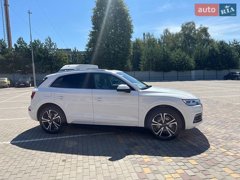 Внедорожник / Кроссовер Audi Q5 2018 в Луцке