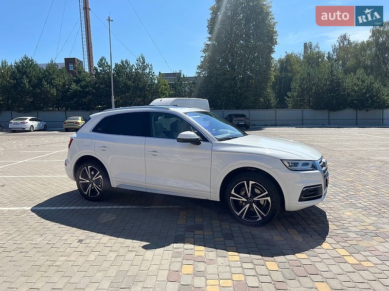 Внедорожник / Кроссовер Audi Q5 2018 в Луцке