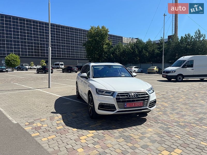 Внедорожник / Кроссовер Audi Q5 2018 в Луцке