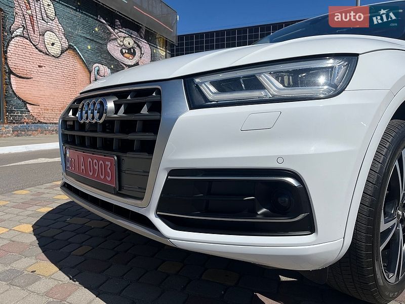 Внедорожник / Кроссовер Audi Q5 2018 в Луцке