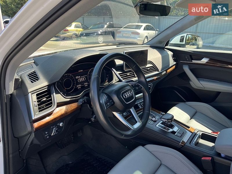 Внедорожник / Кроссовер Audi Q5 2018 в Луцке
