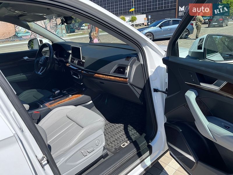 Внедорожник / Кроссовер Audi Q5 2018 в Луцке