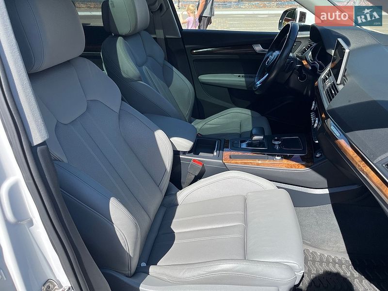 Внедорожник / Кроссовер Audi Q5 2018 в Луцке
