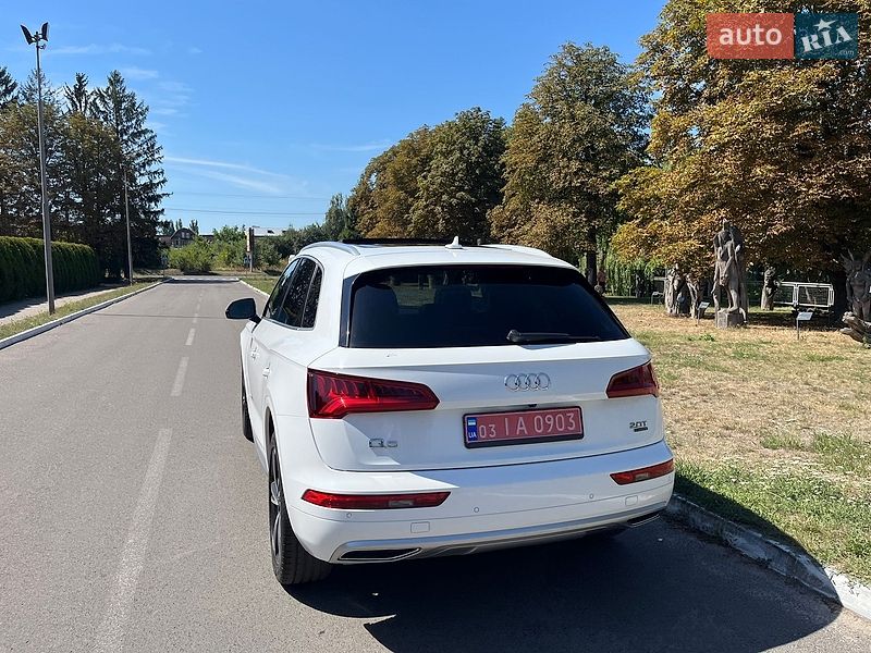 Внедорожник / Кроссовер Audi Q5 2018 в Луцке