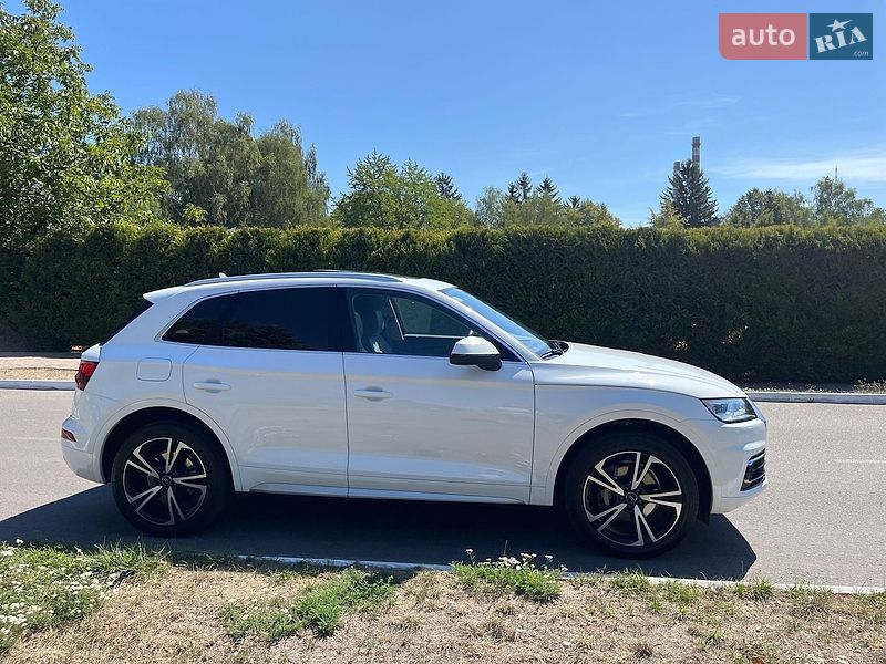 Внедорожник / Кроссовер Audi Q5 2018 в Луцке