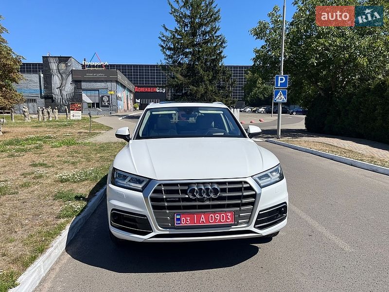 Внедорожник / Кроссовер Audi Q5 2018 в Луцке
