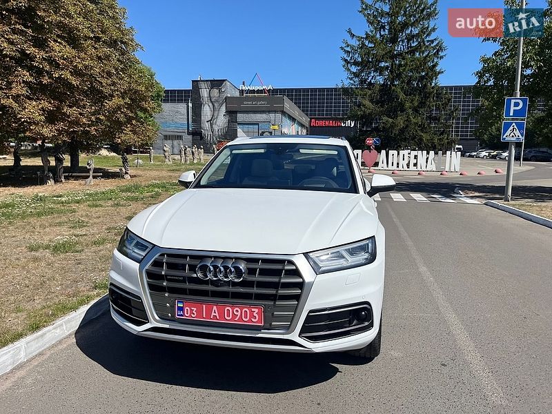 Внедорожник / Кроссовер Audi Q5 2018 в Луцке