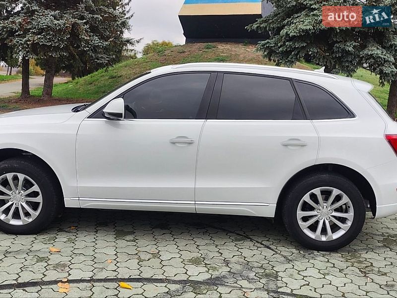 Внедорожник / Кроссовер Audi Q5 2015 в Дубно