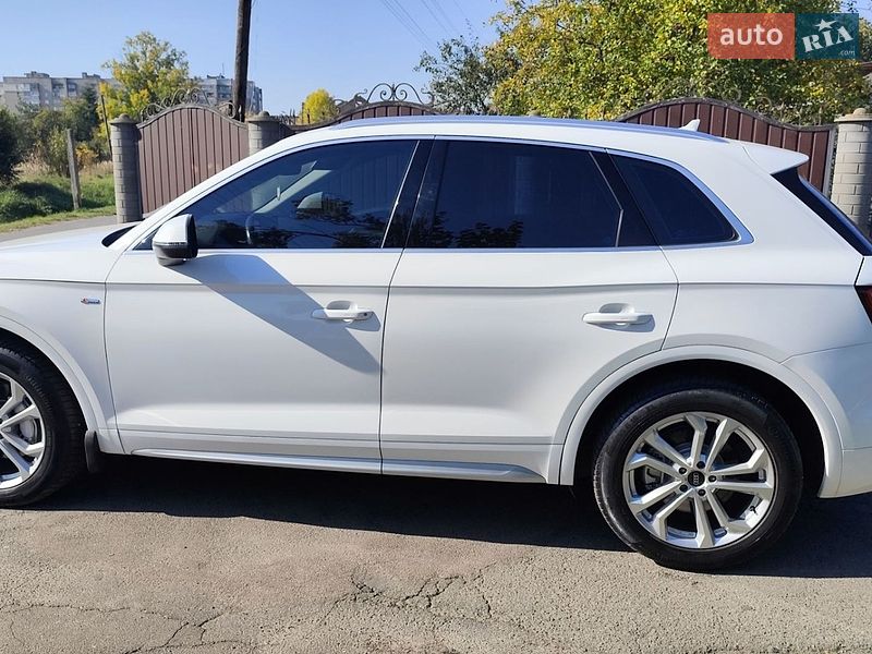 Позашляховик / Кросовер Audi Q5 2017 в Калуші