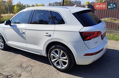 Позашляховик / Кросовер Audi Q5 2017 в Калуші