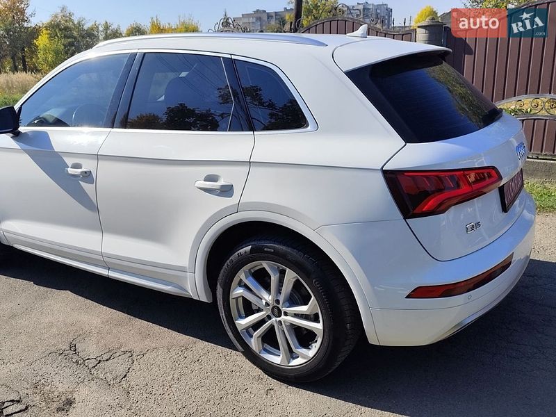 Позашляховик / Кросовер Audi Q5 2017 в Калуші