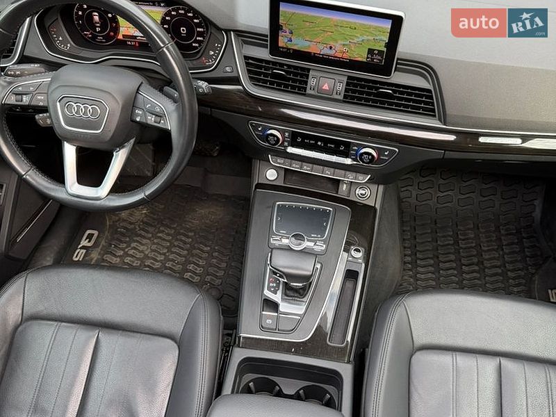 Внедорожник / Кроссовер Audi Q5 2020 в Днепре