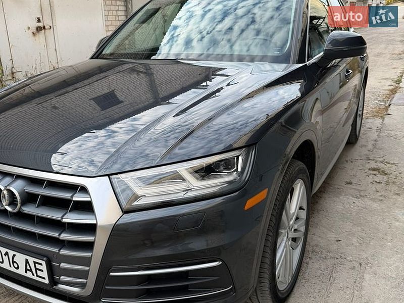 Внедорожник / Кроссовер Audi Q5 2020 в Днепре