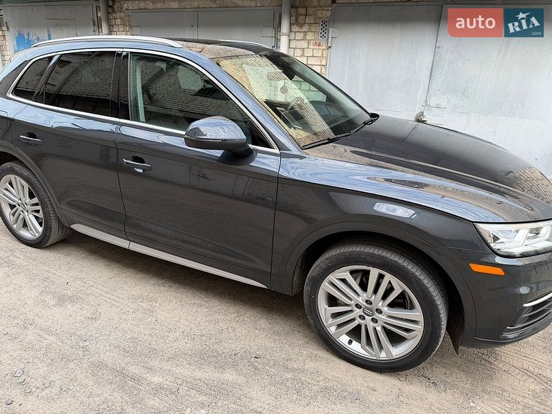 Внедорожник / Кроссовер Audi Q5 2020 в Днепре