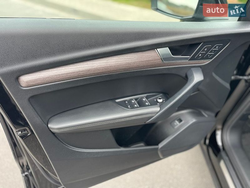 Позашляховик / Кросовер Audi Q5 2020 в Києві